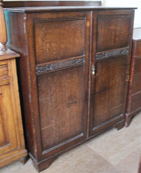 Gents two door compactum